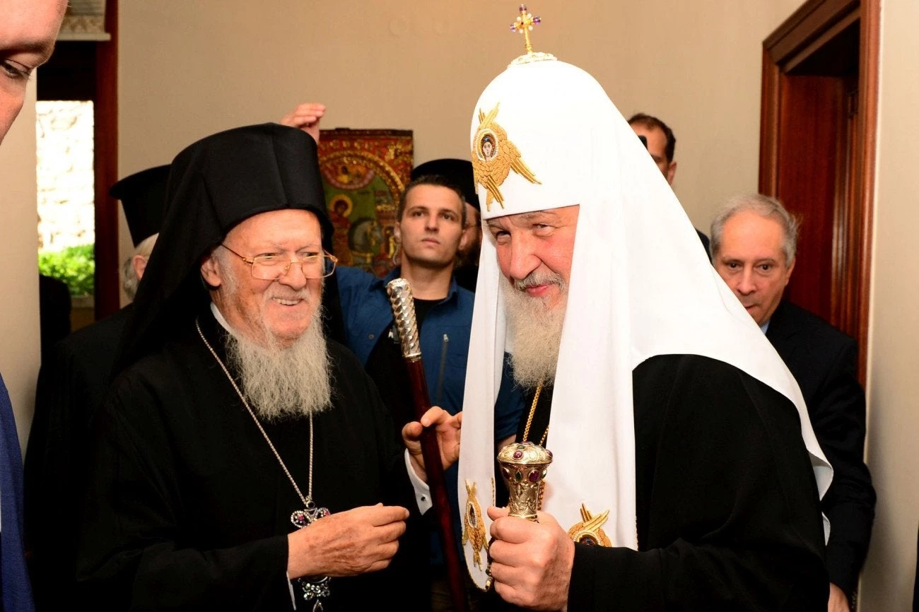 Ρωσικοί «κεραυνοί» κατά του Φαναρίου: Ανοιχτός «πόλεμος» Δεύτερης και Τρίτης Ρώμης – «Κλειστά» χαρτιά από τον Β. Πούτιν – Ποιες οι επόμενες κινήσεις